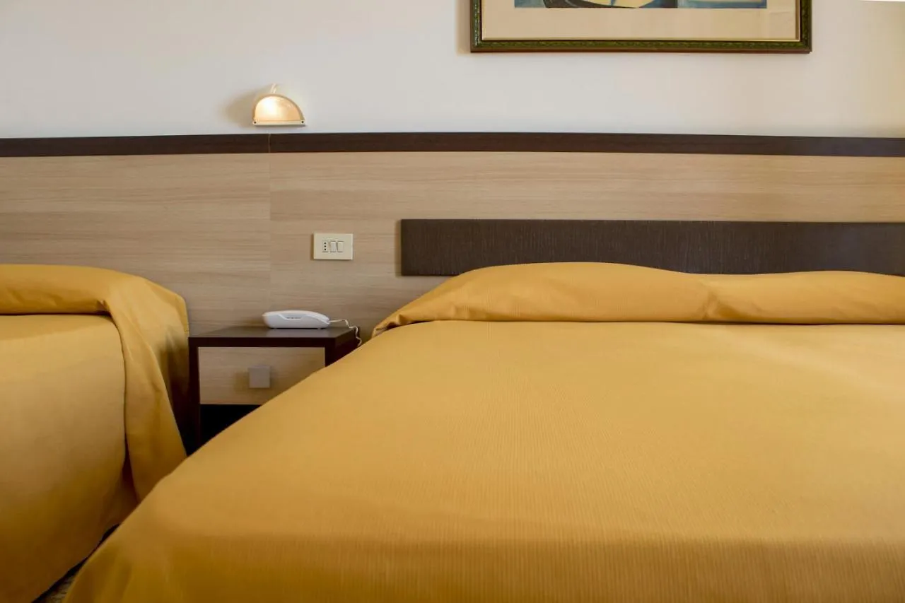 Hotel Apollonia Lido Di Savio 3*,  Italia